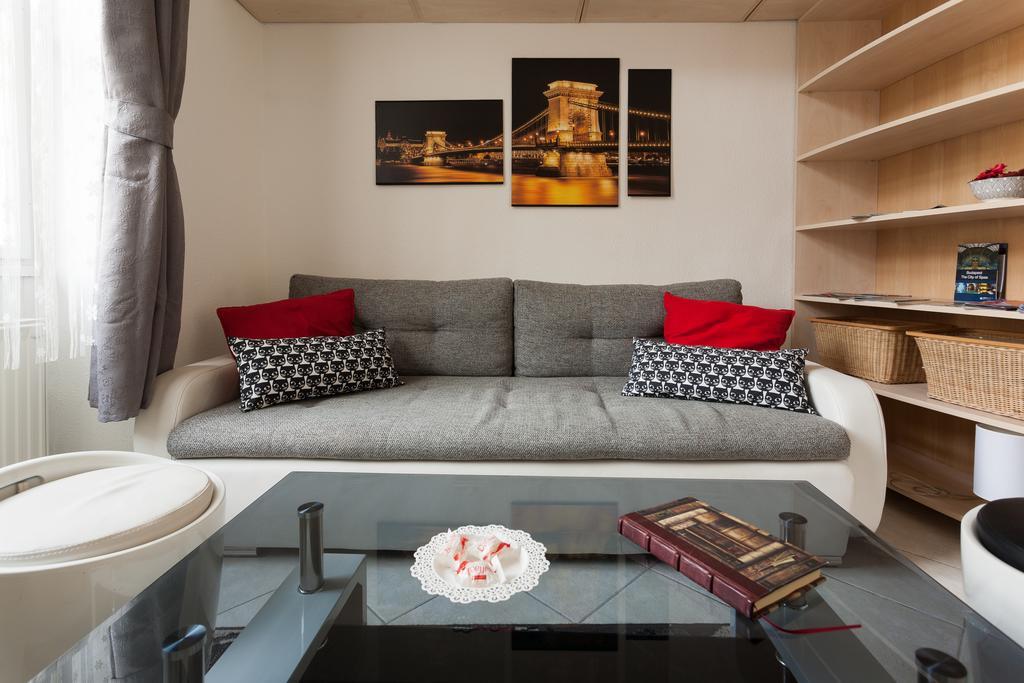 Feel At Home Apartment บูดาเปสต์ ภายนอก รูปภาพ