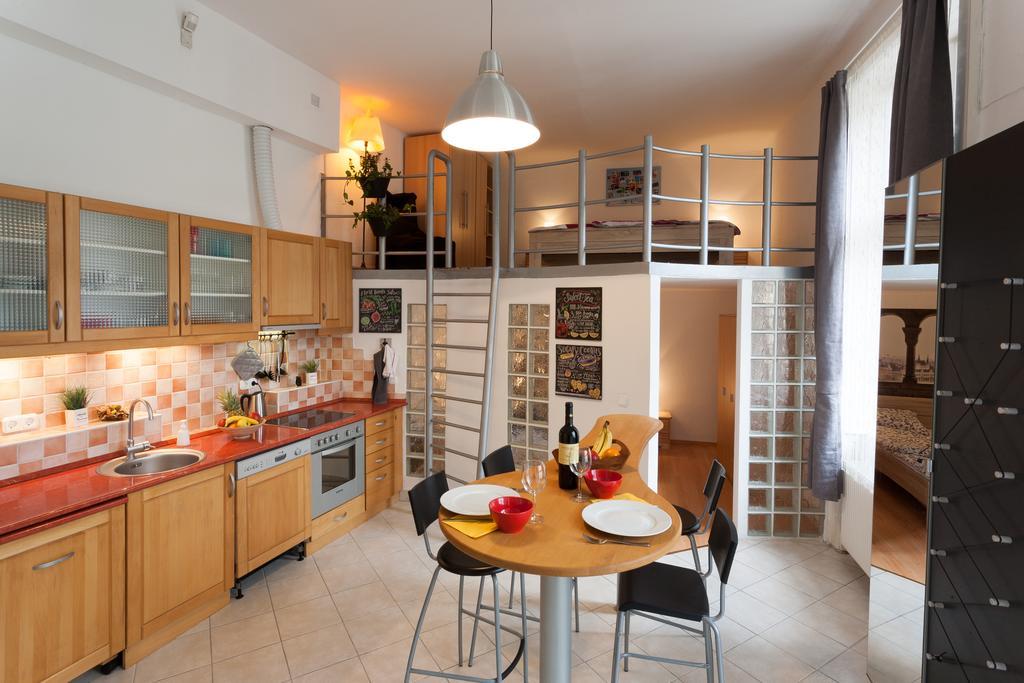 Feel At Home Apartment บูดาเปสต์ ภายนอก รูปภาพ